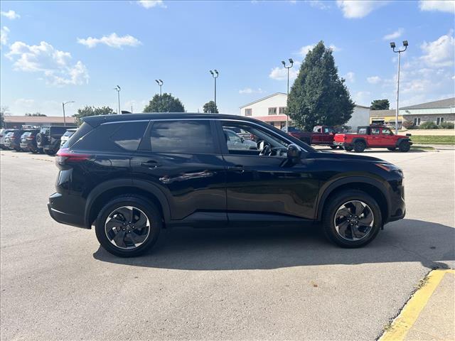 2025 Nissan Rogue SV:D13987
