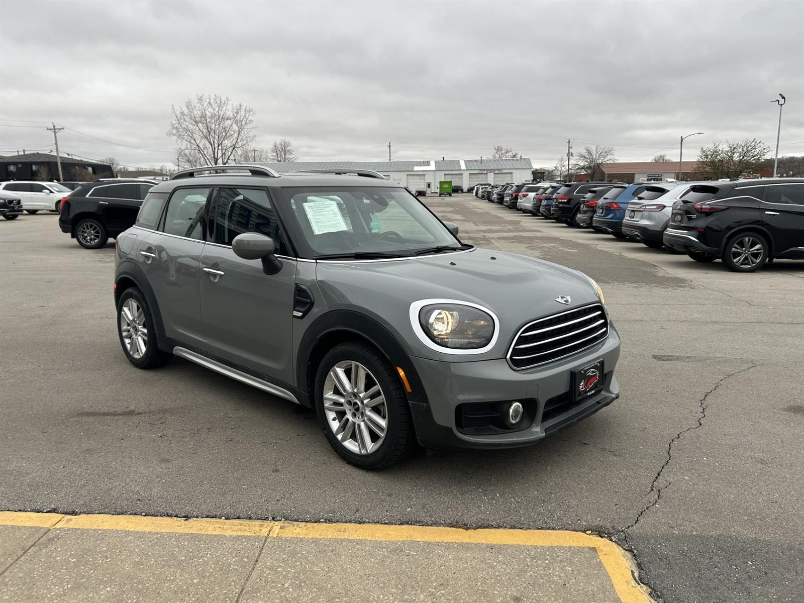 View vehicle photo 6