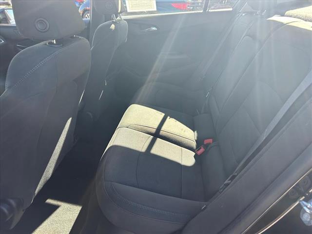 Photo of 2017 Chevrolet Cruze LT Auto in Iowa City, IA - 7,  2017 Chevrolet Cruze LT Auto:D13236