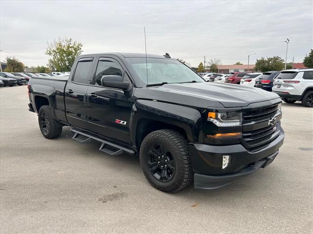 Photo of 2017 Chevrolet Silverado 1500 LT in Iowa City, IA - 7,  2017 Chevrolet Silverado 1500 LT:D13300
