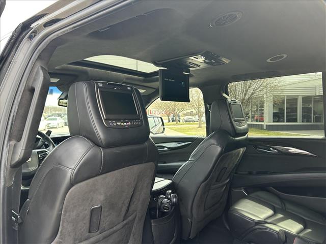 2017 Cadillac Escalade ESV Platinum:D13622