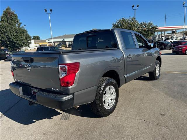 Photo of 2021 Nissan Titan S in Iowa City, IA - 7,  2021 Nissan Titan S:D13246