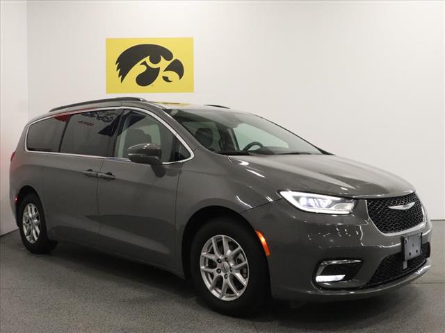 2022 Chrysler Pacifica Touring L:D13319