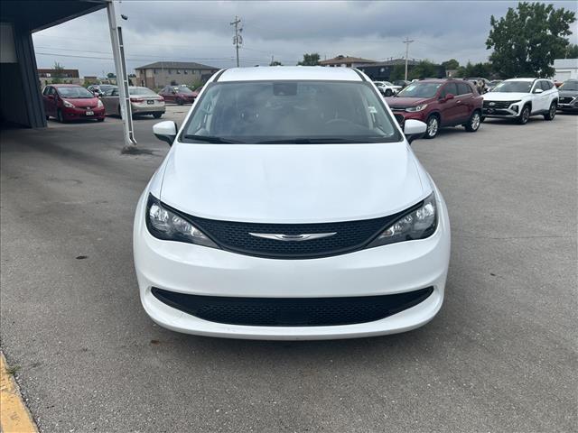 2023 Chrysler Voyager LX:D13936