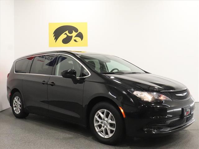 2022 Chrysler Voyager LX:D13311