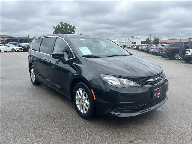 2023 Chrysler Voyager LX:D14049