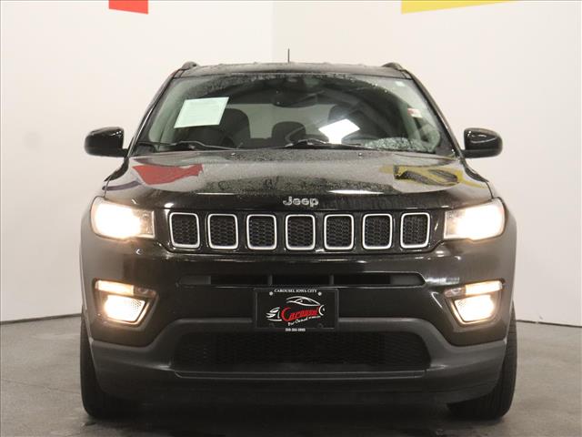 2017 Jeep Compass Latitude:D13511