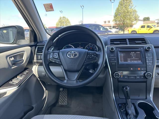 2016 Toyota Camry Hybrid:D13680