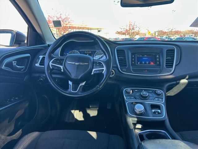 2015 Chrysler 200 Limited:D13023A