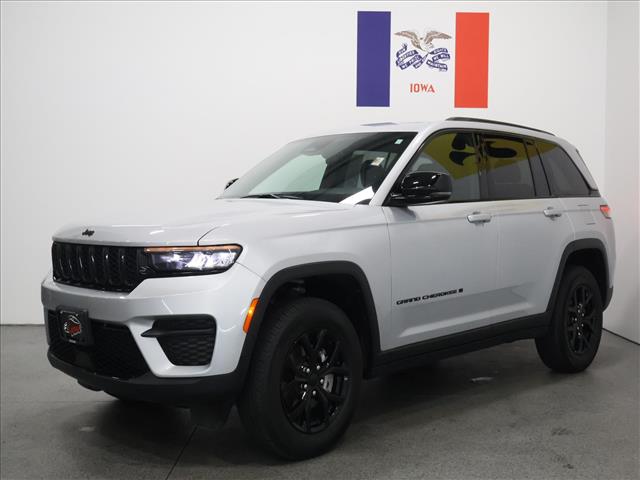 2025 Jeep Grand Cherokee Altitude:D13699