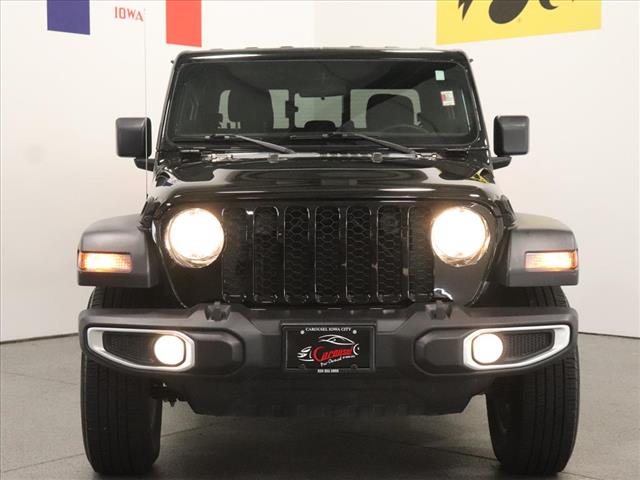 Photo of 2023 Jeep Gladiator Sport S in Iowa City, IA - 8,  2023 Jeep Gladiator Sport S:D13095