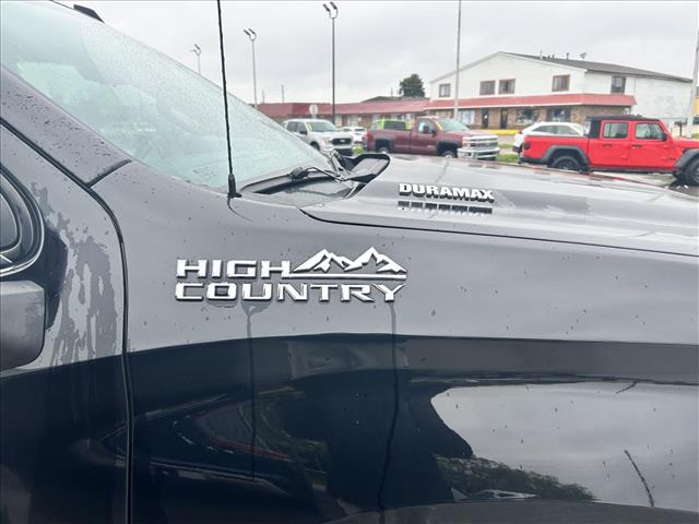 2022 Chevrolet Silverado 1500 High Country:D14091
