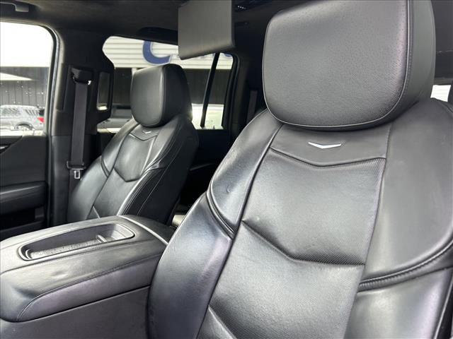 2017 Cadillac Escalade ESV Platinum:D13622