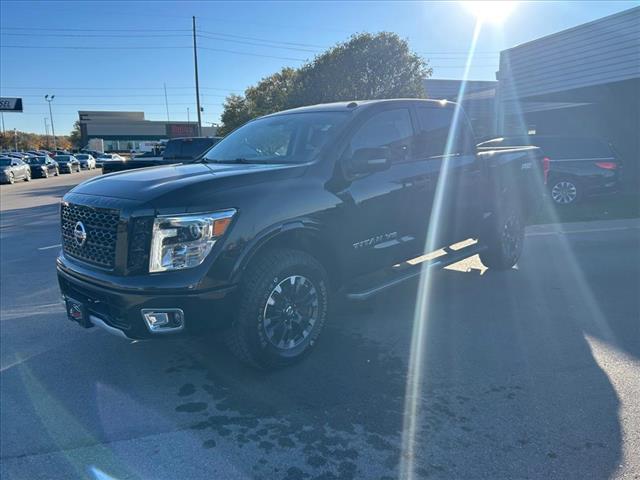 Photo of 2019 Nissan Titan PRO-4X in Iowa City, IA - 8,  2019 Nissan Titan PRO-4X:D13308