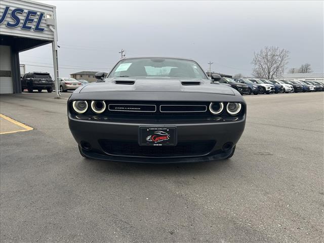 2015 Dodge Challenger SXT:D13669