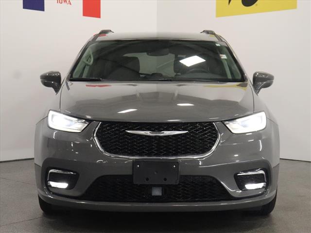 2022 Chrysler Pacifica Touring L:D13319