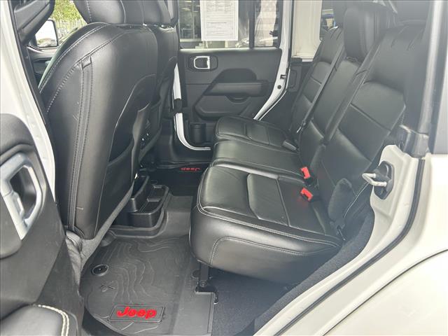 2020 Jeep Wrangler Unlimited Sahara:D13699A