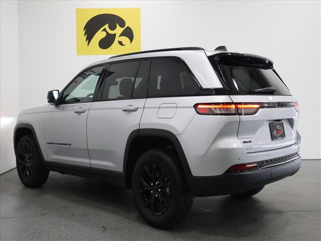 2025 Jeep Grand Cherokee Altitude:D13699
