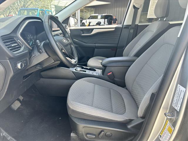 2022 Ford Escape SE:D14044