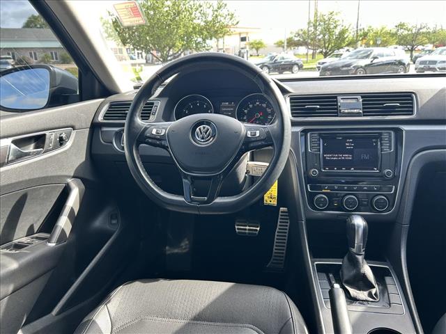 2018 Volkswagen Passat 2.0T R-Line:D13712