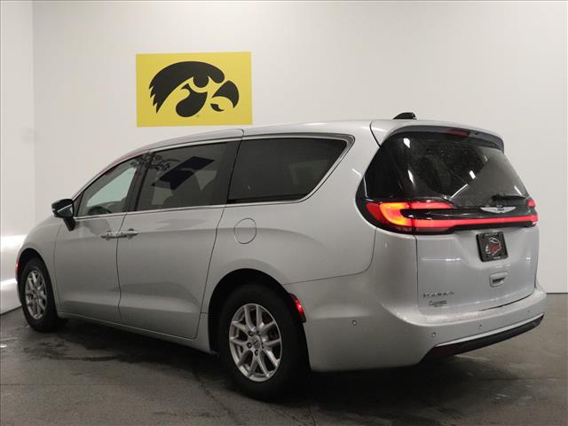 2024 Chrysler Pacifica Touring L:D13580