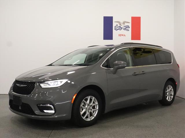2022 Chrysler Pacifica Touring L:D13319