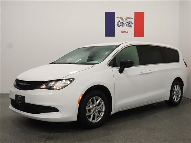 2024 Chrysler Voyager LX:D13312