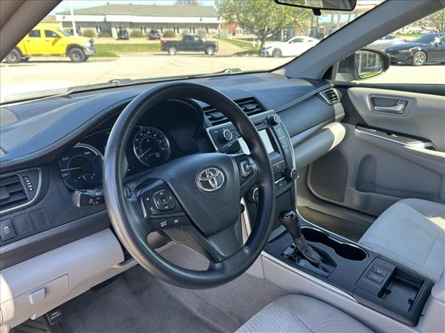 2016 Toyota Camry Hybrid:D13680