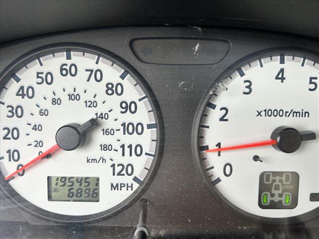 2002 Nissan Pathfinder LE:D13619C