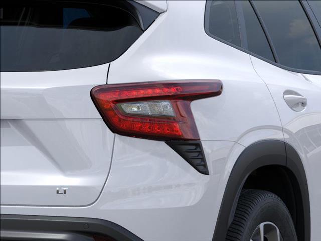 2025 Chevrolet Trax LT - Photo 11