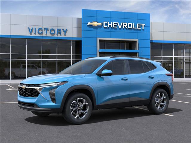2025 Chevrolet Trax LT - Photo 2