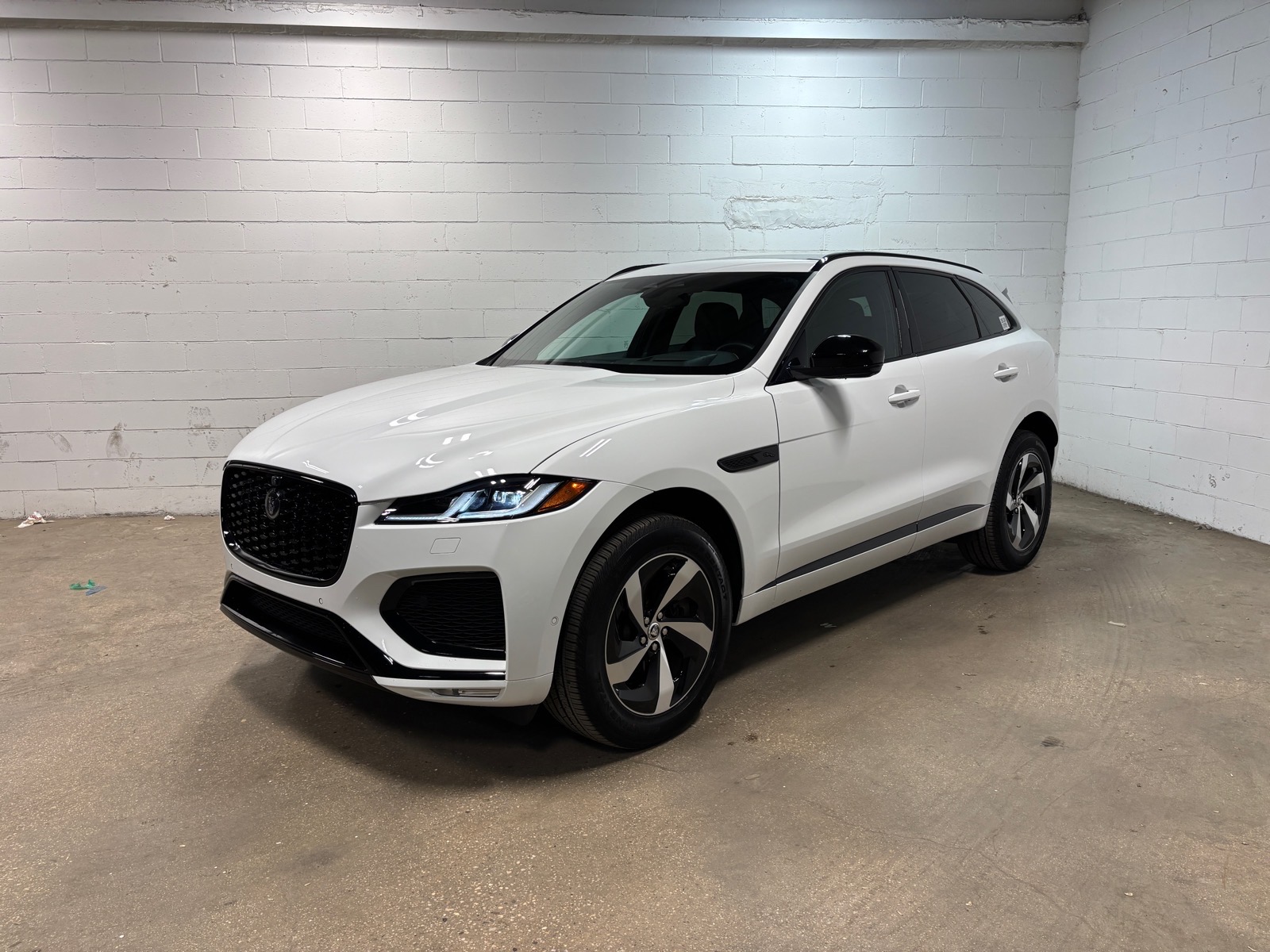 Fuji White 1aa 2026 Jaguar F-PACE SUV / Crossover All-Wheel Drive 8-Speed Automatic