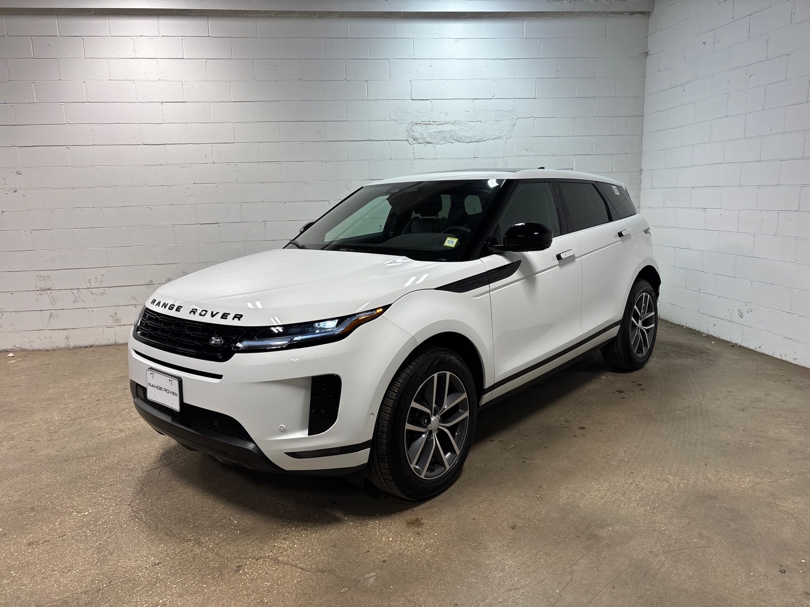 Fuji White 2026 Land Rover Range Rover Evoque SUV / Crossover All-Wheel Drive 9-Speed Automatic