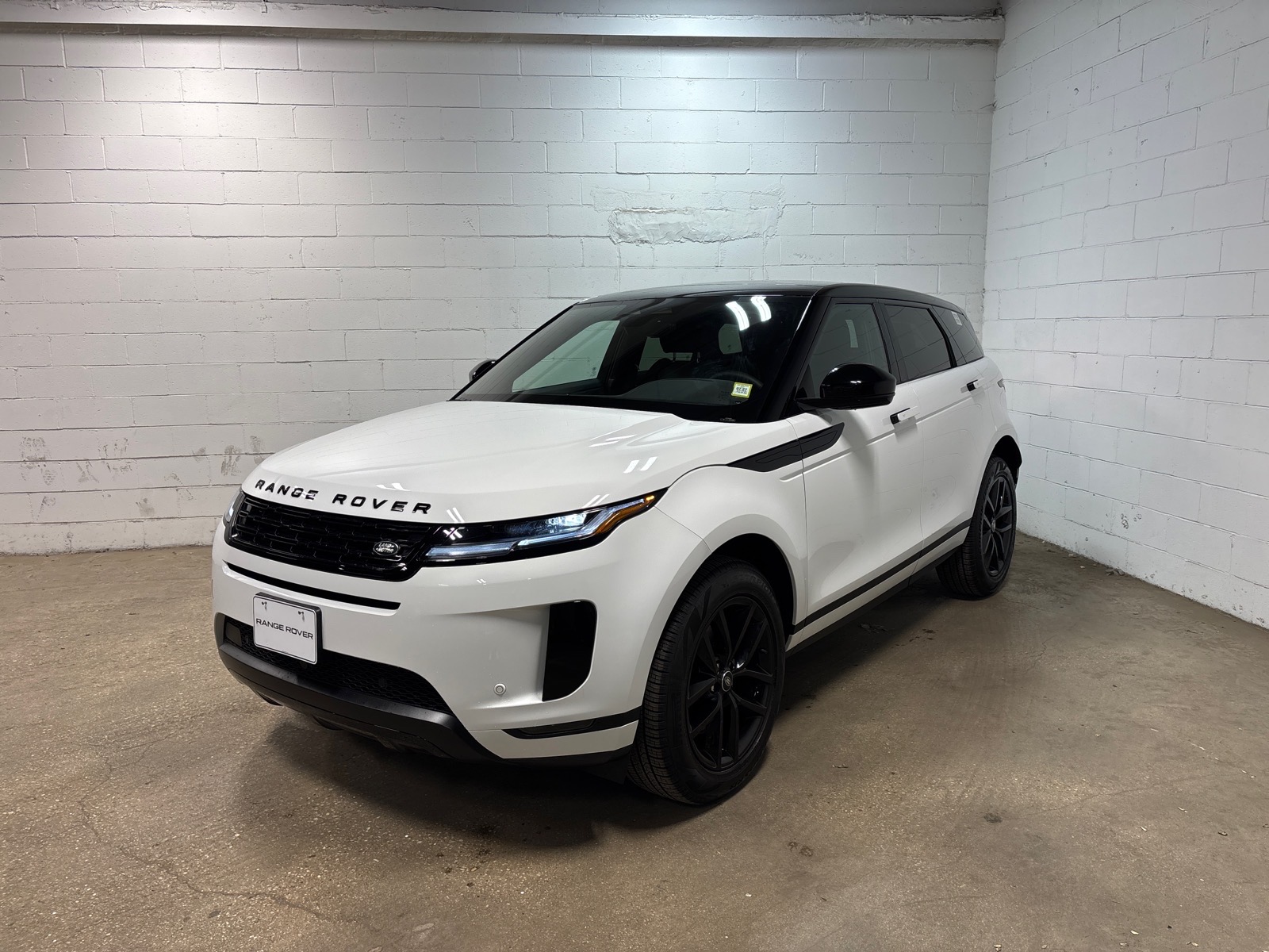 Fuji White 2026 Land Rover Range Rover Evoque SUV / Crossover All-Wheel Drive 9-Speed Automatic