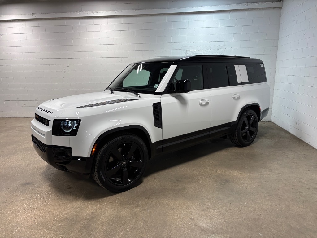 2025 Land Rover Defender 130 V8 P500