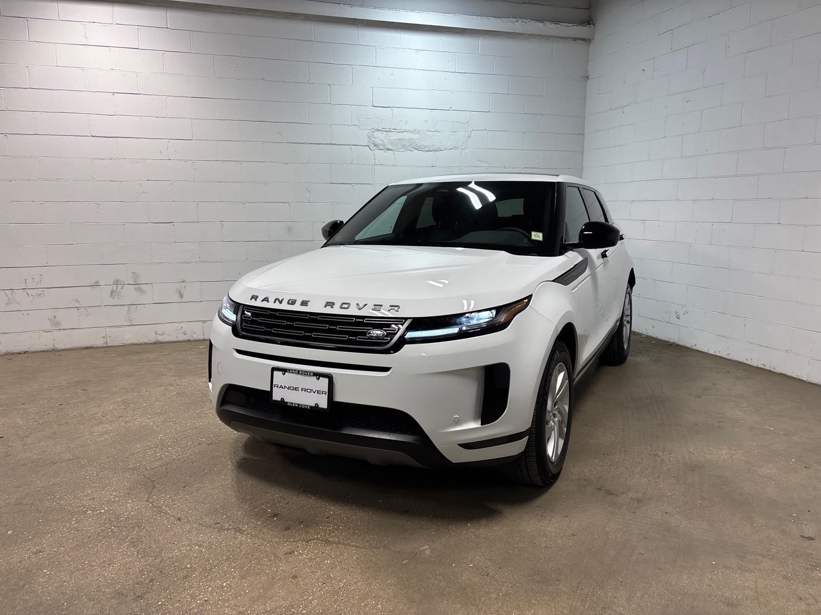View vehicle photo 2