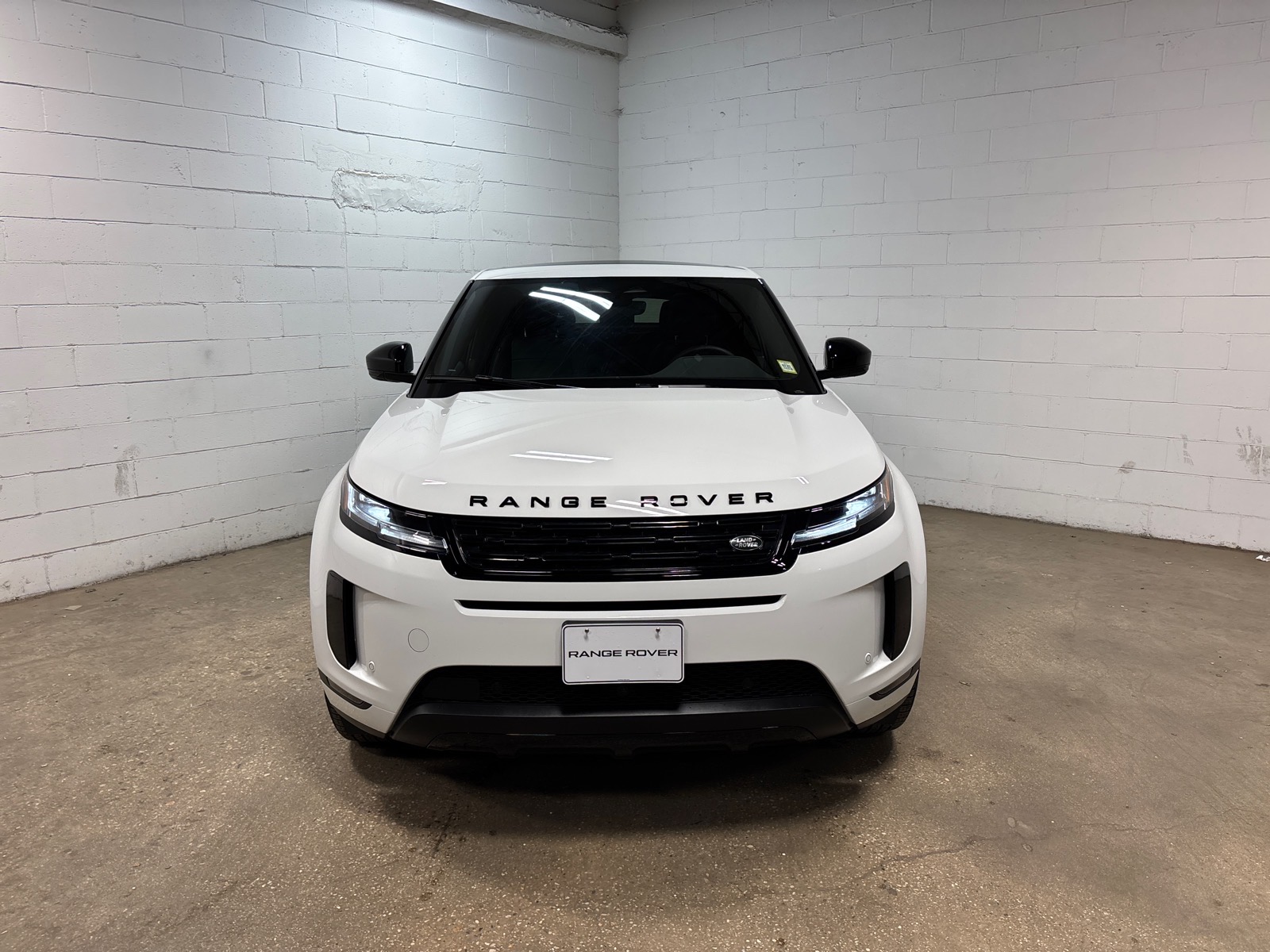 View vehicle photo 3