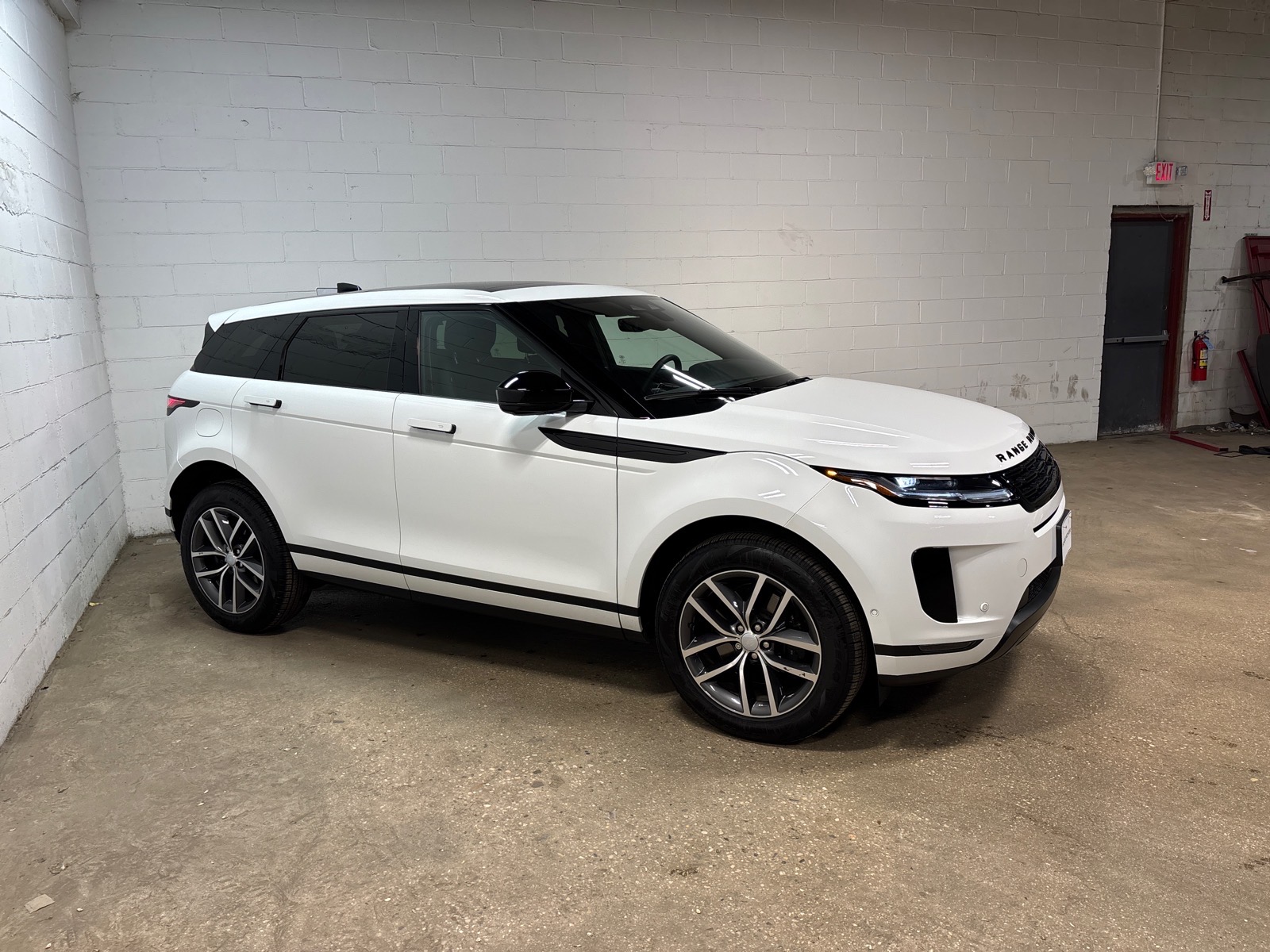 View vehicle photo 5