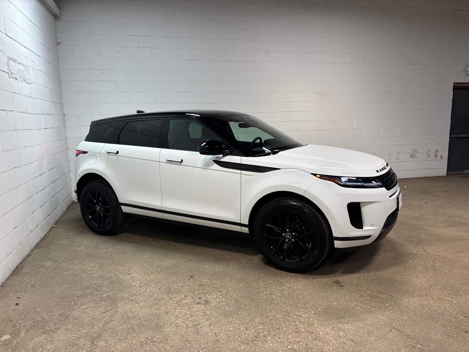 View vehicle photo 5