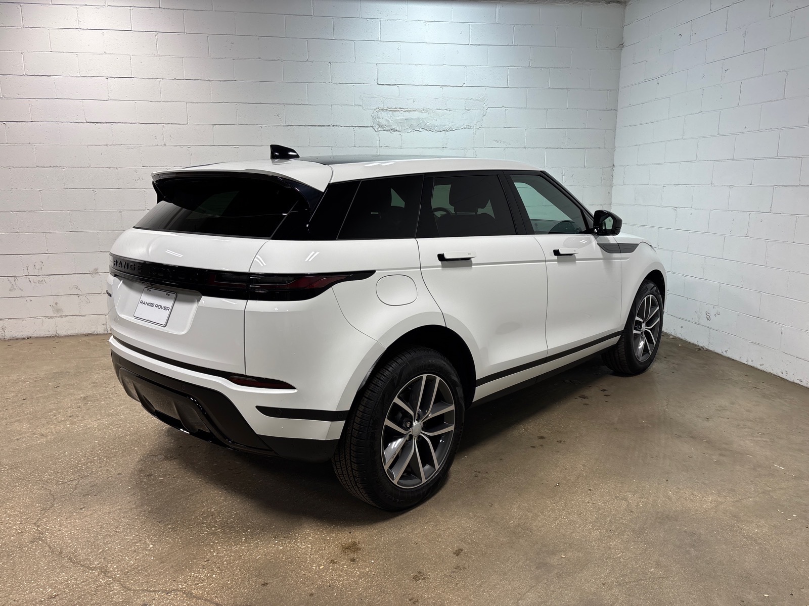 View vehicle photo 6