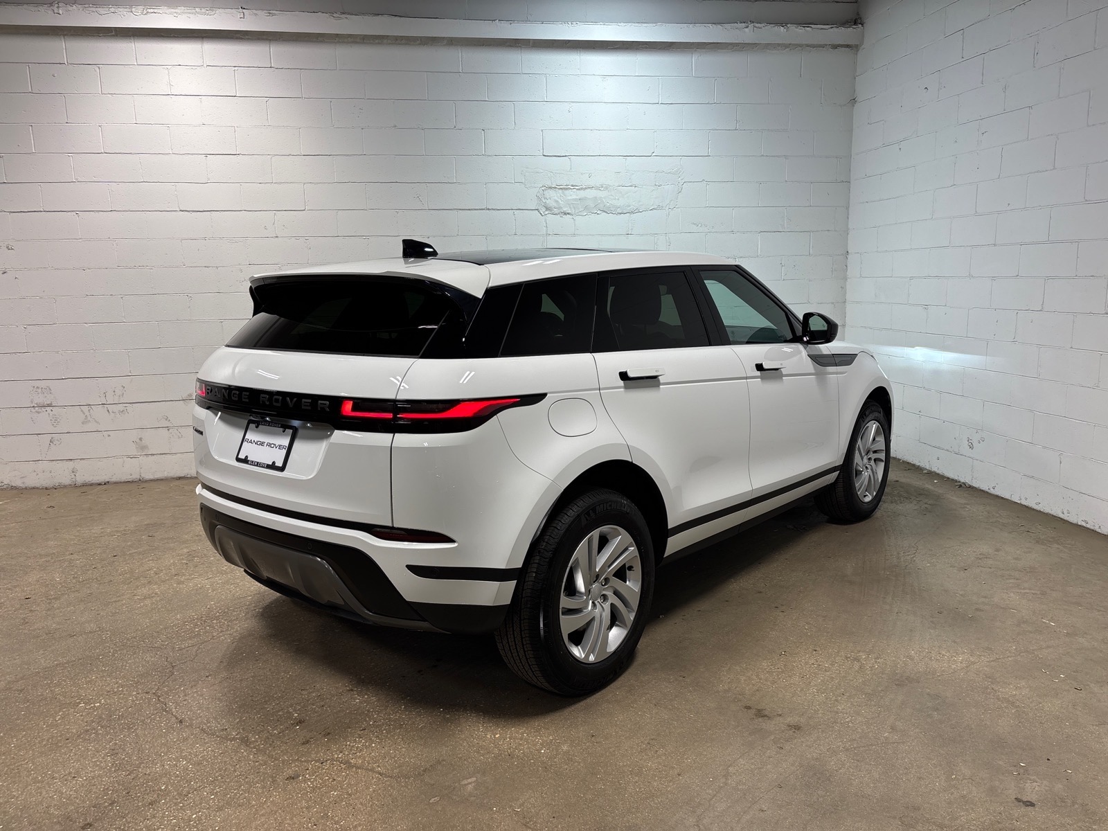 View vehicle photo 6
