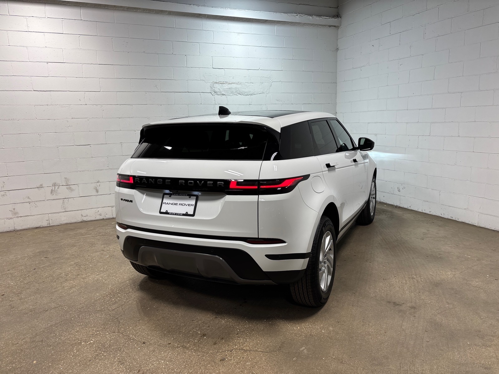 View vehicle photo 7