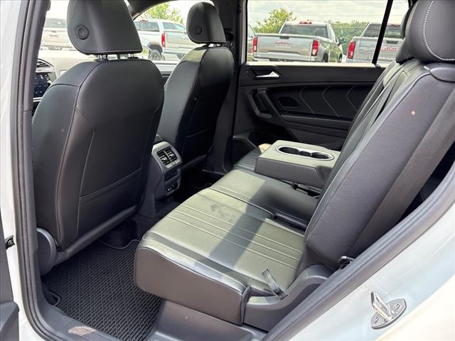 2024 Volkswagen Tiguan SE R-Line Black