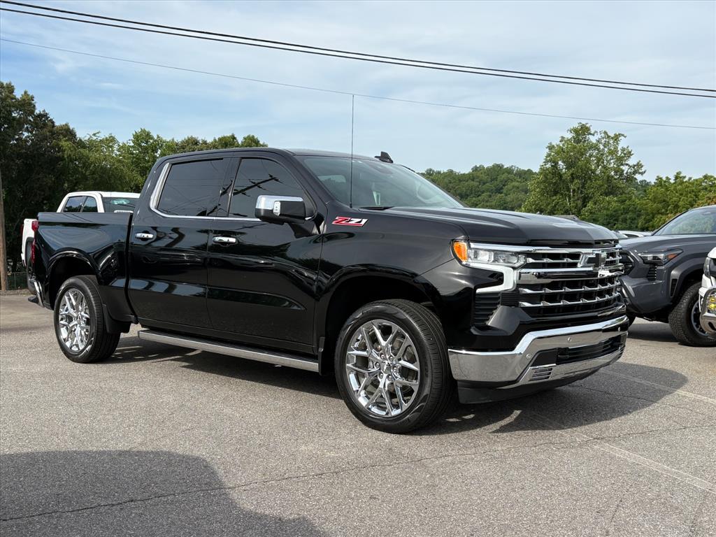 2023 Chevrolet Silverado 1500 LTZ Crew Cab 4WD