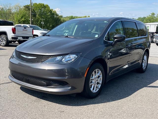 2023 Chrysler Voyager LX
