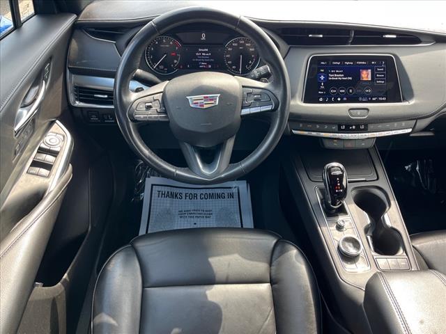 2023 Cadillac XT4 Premium Luxury