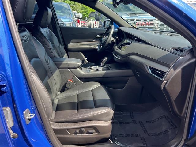 2023 Cadillac XT4 Premium Luxury