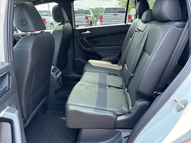 2024 Volkswagen Tiguan SE R-Line Black