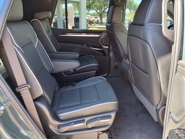 2026 Cadillac Escalade Luxury - Photo 10