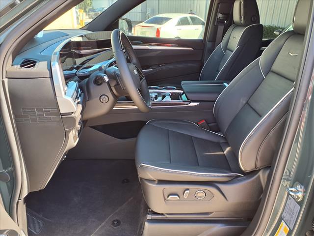 2026 Cadillac Escalade Luxury - Photo 13